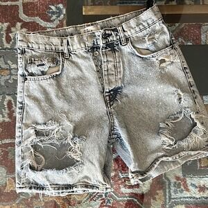 Cute!!!! Distress shorts!!